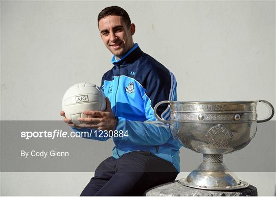 Sam Maguire and Dublin players visit AIG