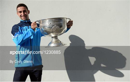 Sam Maguire and Dublin players visit AIG