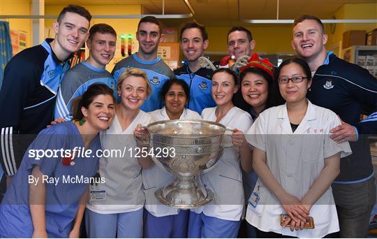 Dublin Football team visit to Beaumont Hospital