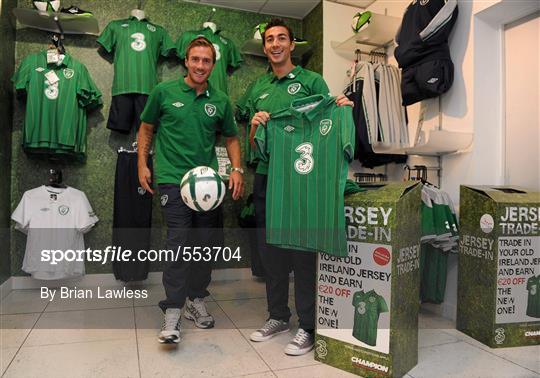 Republic of Ireland's Stephen Kelly and Liam Lawrence Trade In their old Ireland jerseys