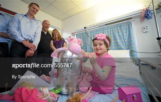 Kilkenny Team Visit Our Lady's Hospital for Sick Children, Crumlin