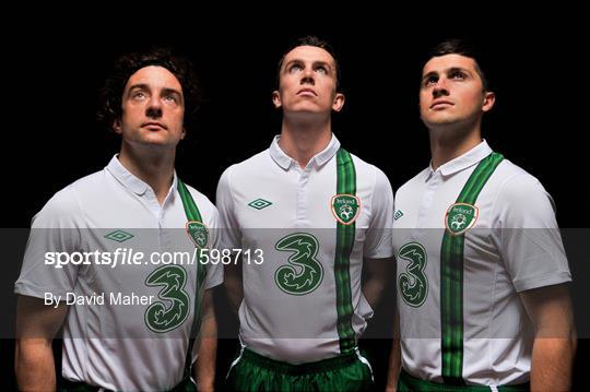Three launches the new Umbro Ireland away jersey
