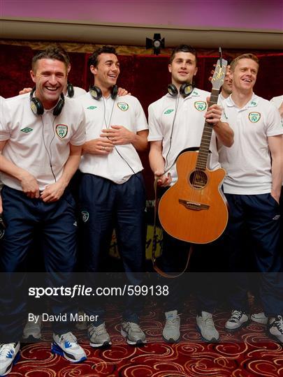 Republic of Ireland Squad add vocals to 'Rocky Road to Poland'