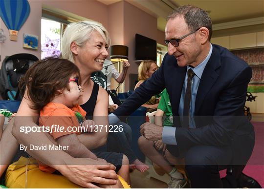 Republic of Ireland manager Martin O'Neill visits LauraLynn Children's Hospice