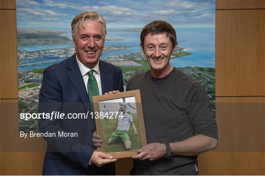 Presentation to Dave Maher at Republic of Ireland v Serbia - FIFA World Cup Qualifier Group D